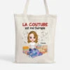 La Couture Est Ma Thérapie - Cadeau Personnalisé | Tote Bag Pour Femme