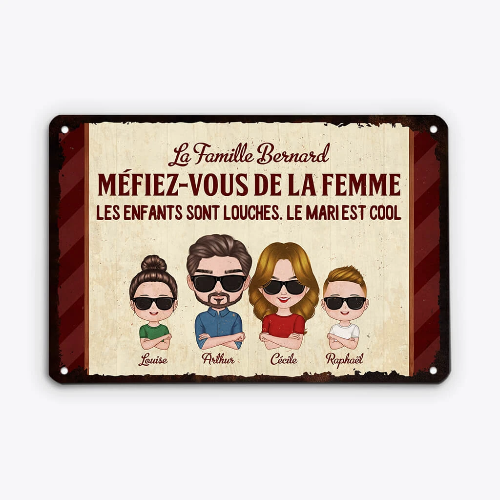 Méfiez-Vous De La Femme - Cadeau Personnalisé | Plaque En Métal Pour Famille 2 Méfiez-Vous De La Femme - Cadeau Personnalisé | Plaque En Métal Pour Famille – Image 2