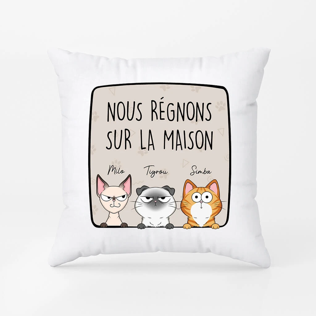 Nous Régnons Sur La Maison Version Chat - Cadeau Personnalisé | T-shirt Pour Amoureux Des Animaux 1 Nous Régnons Sur La Maison Version Chat - Cadeau Personnalisé | T-shirt Pour Amoureux Des Animaux