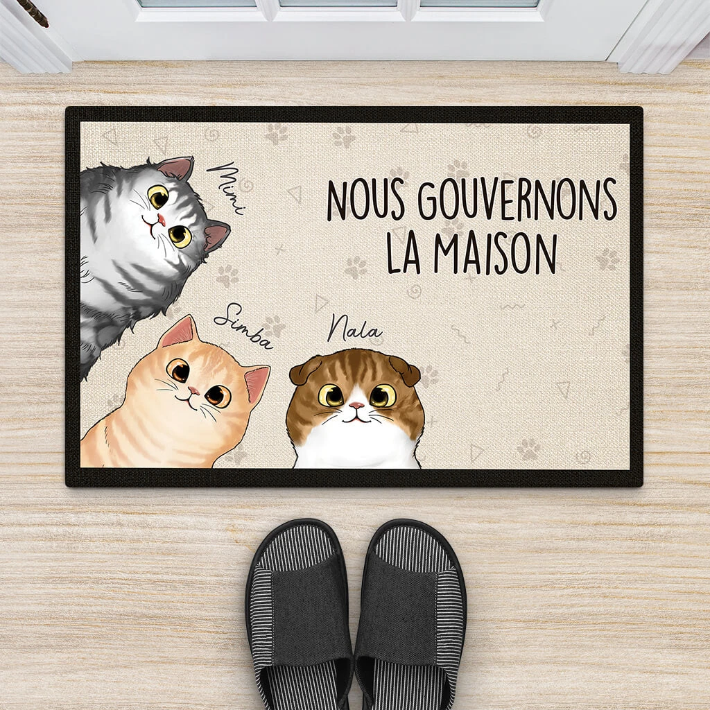 Nous Gouvernons La Maison Avec Portraits De Chat - Cadeau Personnalisé | T-shirt Pour Amoureux Des Animaux 2 Nous Gouvernons La Maison Avec Portraits De Chat - Cadeau Personnalisé | T-shirt Pour Amoureux Des Animaux – Image 2