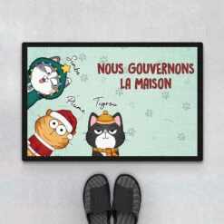Nous Gouvernons La Maison Version Noel - Cadeau Personnalisé | T-shirt Pour Amoureux Des Animaux