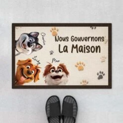 Nous Gouvernons La Maison Version 3D - Cadeau Personnalisé | Paillasson Pour Amoureux Des Chiens