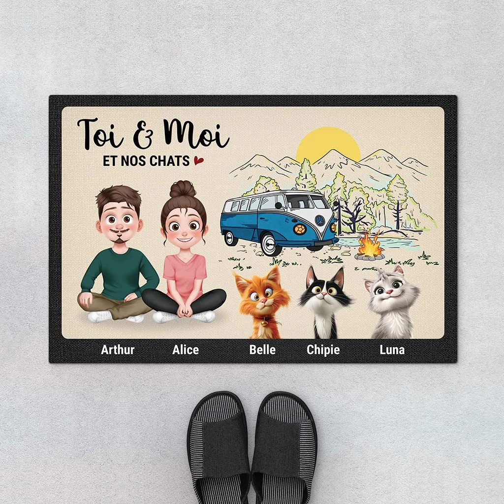 Toi Et Moi Et Nos Chats Version Camping - Cadeau Personnalisé | Paillasson Pour Amoureux Des Animaux 1 Toi Et Moi Et Nos Chats Version Camping - Cadeau Personnalisé | Paillasson Pour Amoureux Des Animaux