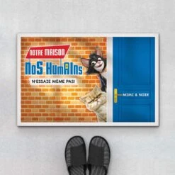 Notre Maison Nos Humains Version Cartoon - Cadeau Personnalisé | Paillasson Pour Amoureux Des Chats