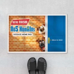 Notre Maison Nos Humains Version Cartoon - Cadeau Personnalisé | Paillasson Pour Amoureux Des Chiens