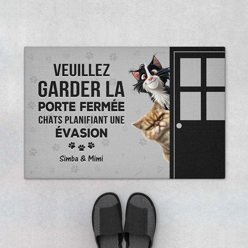 Veuillez Garder La Porte Fermée Design Cartoon - Cadeau Personnalisé | Paillasson Pour Amoureux Des Chats 1 Veuillez Garder La Porte Fermée Design Cartoon - Cadeau Personnalisé | Paillasson Pour Amoureux Des Chats