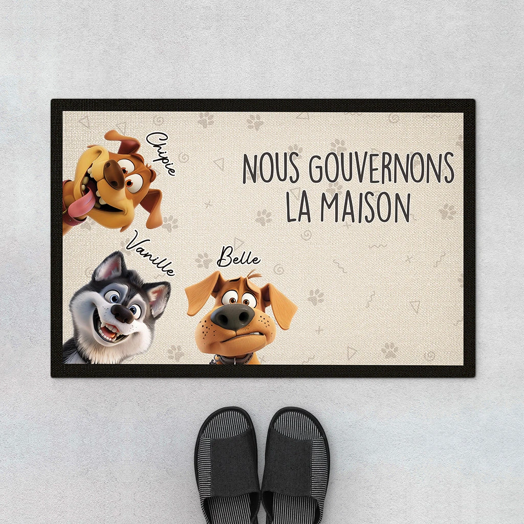 Nous Gouvernons La Maison Design Cartoon - Cadeau Personnalisé | Paillasson Pour Amoureux Des Chiens 1 Nous Gouvernons La Maison Design Cartoon - Cadeau Personnalisé | Paillasson Pour Amoureux Des Chiens