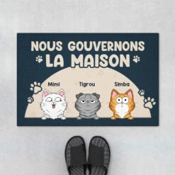 Nous Gouvernons La Maison Version Lune - Cadeau Personnalisé | Paillason Pour Amoureux Des Chats