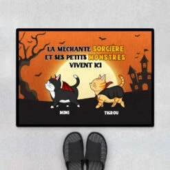 La Sorcière Et Petits Monstres - Cadeau Personnalisé | Paillasson Pour Amoureux Des Chats Halloween