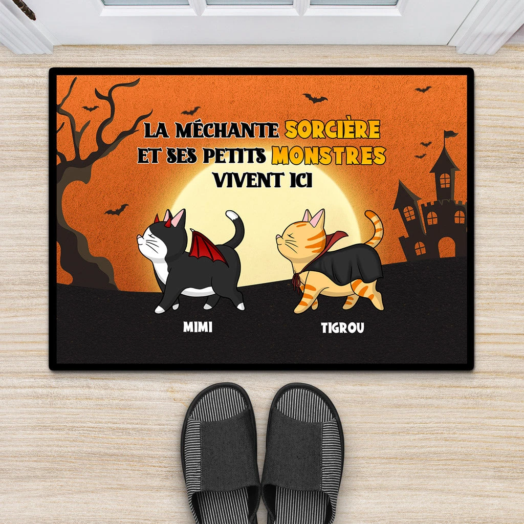 La Sorcière Et Petits Monstres - Cadeau Personnalisé | Paillasson Pour Amoureux Des Chats Halloween 2 La Sorcière Et Petits Monstres - Cadeau Personnalisé | Paillasson Pour Amoureux Des Chats Halloween – Image 2